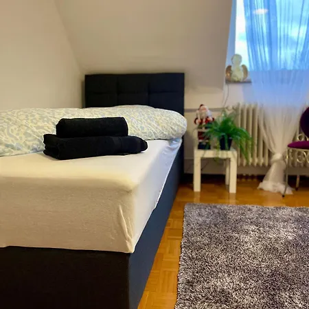 Appartement Zentral - Bahnhofnaehe - Universitaet-mercedes-modern