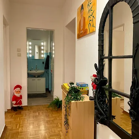 Zentral - Bahnhofnaehe - Universitaet-mercedes-modern Appartement Kassel