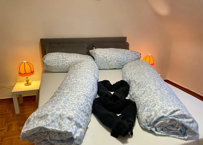 Zentral - Bahnhofnaehe - Universitaet-mercedes-modern